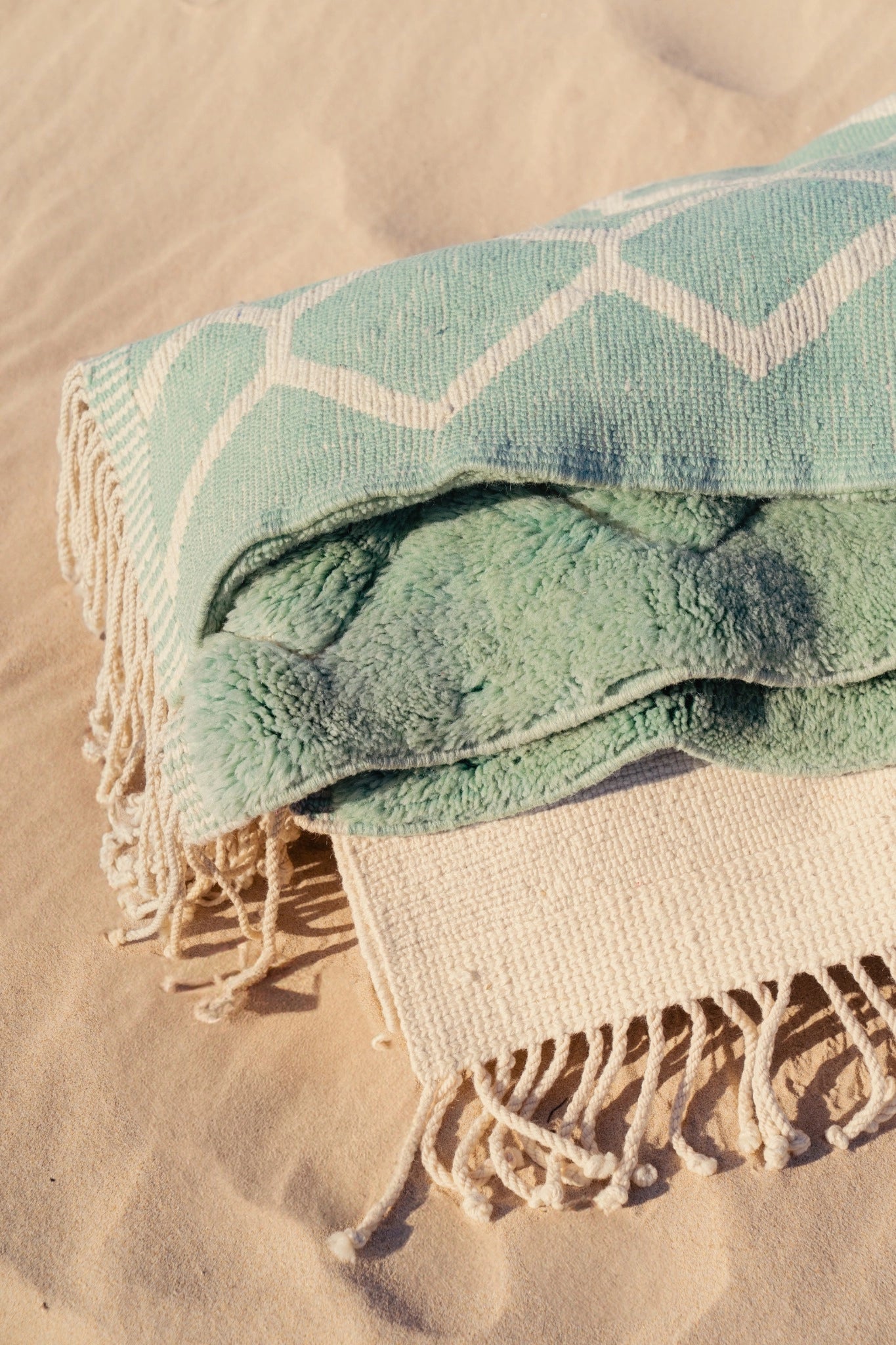 kanela-berber-rugs-emeraldhoneycomb-beach-details