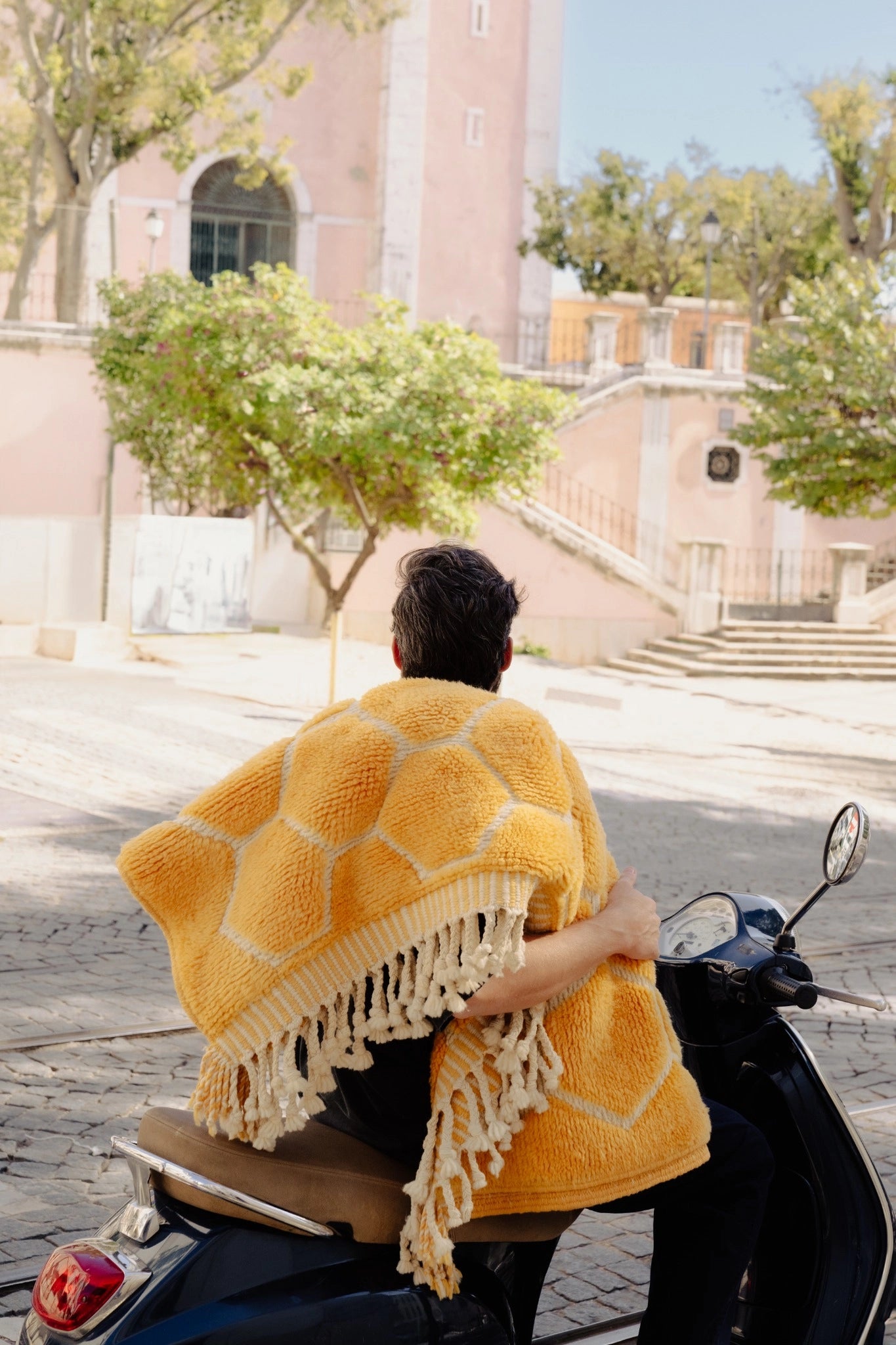 kanela-berber-rugs-honeycombharmony-vespa-city