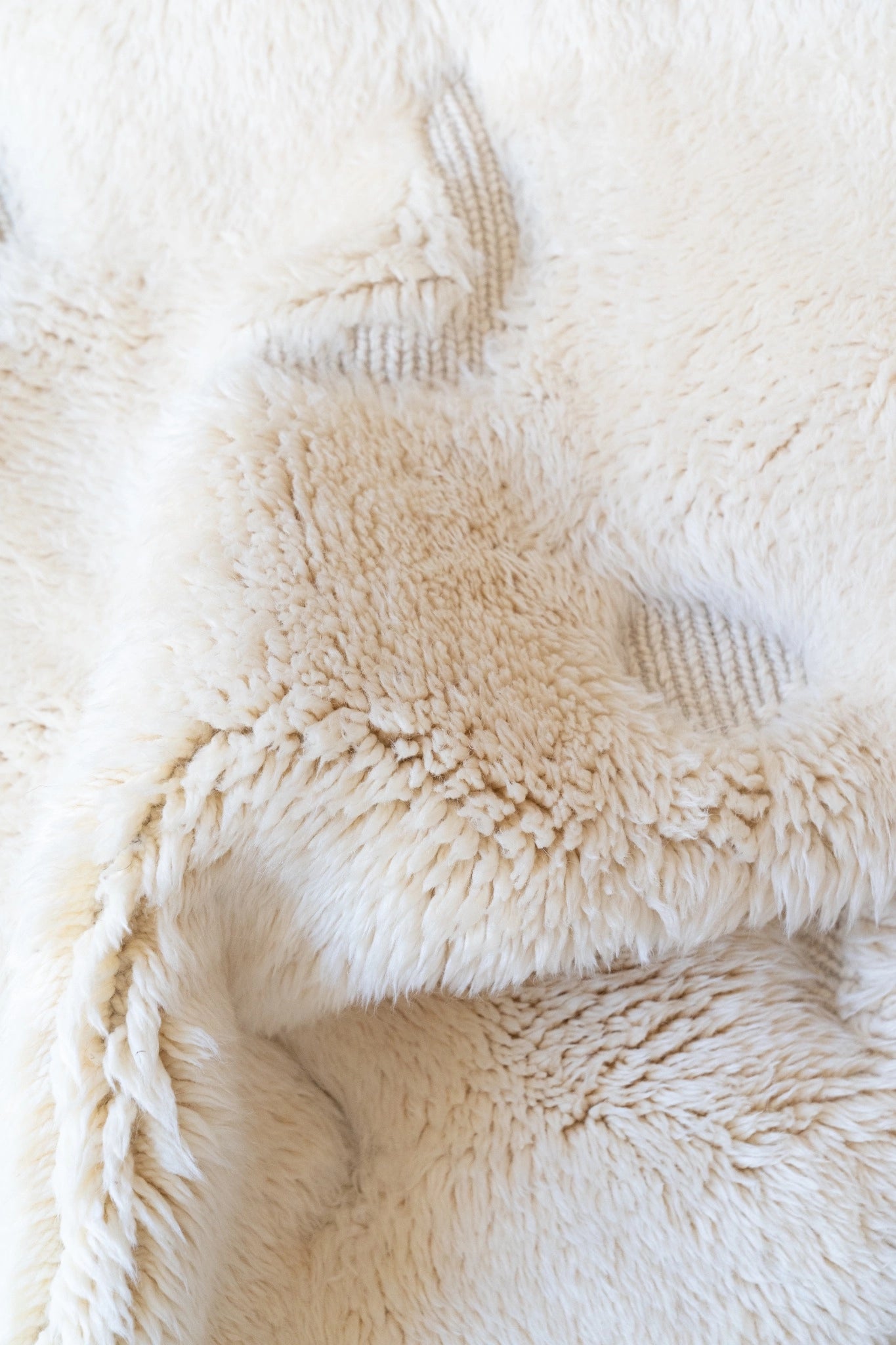 kanela-berber-rugs-whitepath-closeup